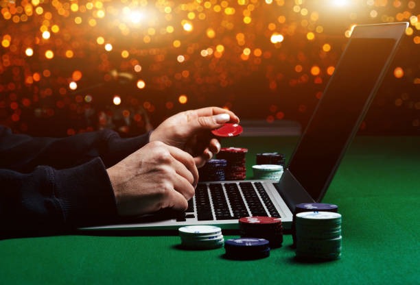 Weekly cashback calculation dashboard on qqslot777 heylink showing wager totals and cashback percentage