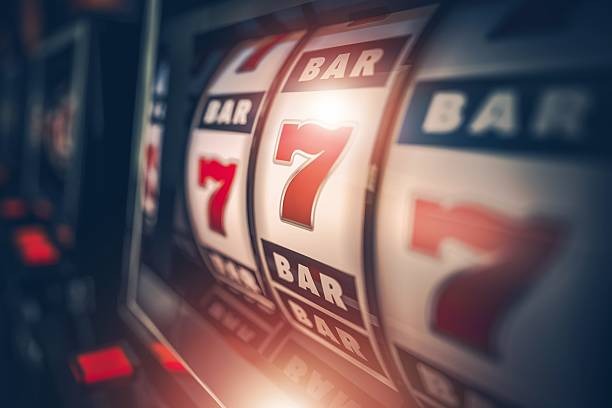 Payment method selection screen on qqslot777 heylink showing DANA, OVO, GoPay, and bank options